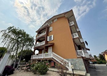 Facciata - Quadrilocale via Lovera, 7, Carmagnola - foto 10