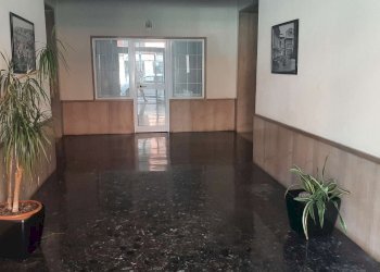 Atrio portone - Appartamento via Isonzo, Genova (zona Sturla) - foto 14