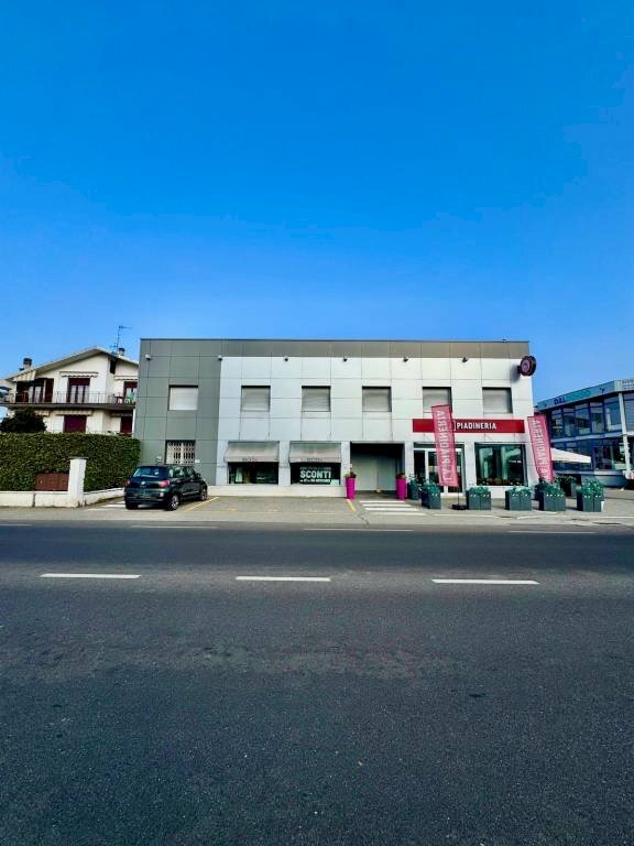 Facciata - Shop via Quintino Sella, 28, Quaregna Cerreto - photo 1