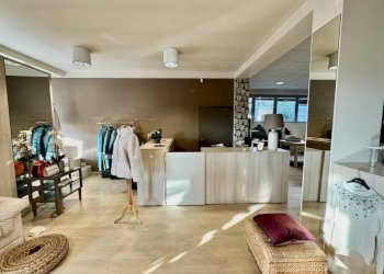 Salone - Negozio via Quintino Sella, 28, Quaregna Cerreto - foto 5