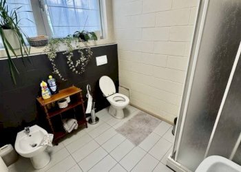 Bagno - Negozio via Quintino Sella, 28, Quaregna Cerreto - foto 16