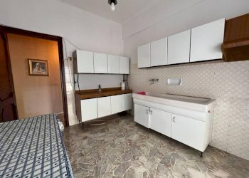 Cucina - Appartamento via Casimiro Corradi, 13, Genova (zona Sestri Ponente) - foto 12