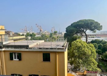 Vista - Trilocale via Sant'Alberto, 7, Genova (zona Sestri Ponente) - foto 3