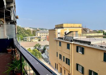 Balcone - Trilocale via Sant'Alberto, 7, Genova (zona Sestri Ponente) - foto 5