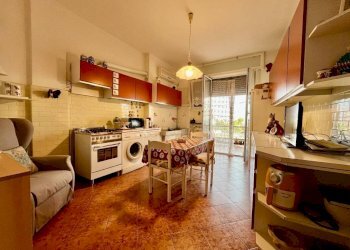 Cucina - Trilocale via Sant'Alberto, 7, Genova (zona Sestri Ponente) - foto 10