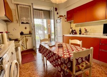 Cucina - Trilocale via Sant'Alberto, 7, Genova (zona Sestri Ponente) - foto 12