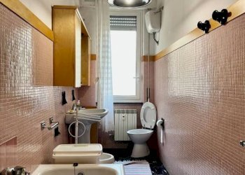 Bagno - Trilocale via Sant'Alberto, 7, Genova (zona Sestri Ponente) - foto 15