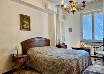 Camera da letto - Trilocale via Sant'Alberto, 7, Genova (zona Sestri Ponente) - foto 19