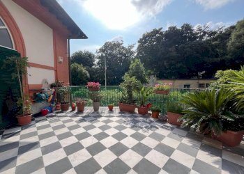 Terrazzo - Trilocale vico Albertina, 6, Genova (zona Sestri Ponente) - foto 5