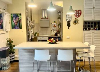 Cucina - Trilocale vico Albertina, 6, Genova (zona Sestri Ponente) - foto 7
