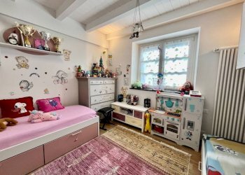 Camera da letto - Trilocale vico Albertina, 6, Genova (zona Sestri Ponente) - foto 19