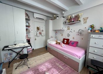 Camera da letto - Trilocale vico Albertina, 6, Genova (zona Sestri Ponente) - foto 20