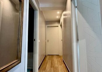 Corridoio - Trilocale vico Albertina, 6, Genova (zona Sestri Ponente) - foto 21