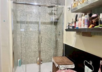 Bagno - Trilocale vico Albertina, 6, Genova (zona Sestri Ponente) - foto 27