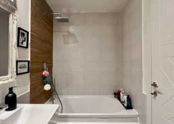 Bagno - Trilocale vico Albertina, 6, Genova (zona Sestri Ponente) - foto 31