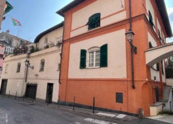 Facciata - Trilocale vico Albertina, 6, Genova (zona Sestri Ponente) - foto 35