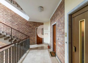 scala - Four-room apartment strada Torino, 73, Moncalieri - photo 2