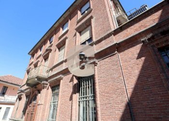 Facciata - Stable - Palace piazza della Libertà, 8, Settimo Torinese - photo 5