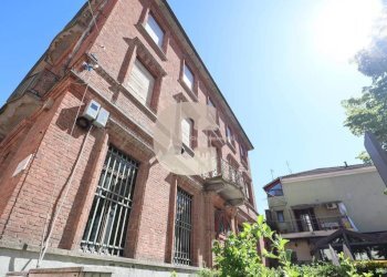 Facciata - Stable - Palace piazza della Libertà, 8, Settimo Torinese - photo 11