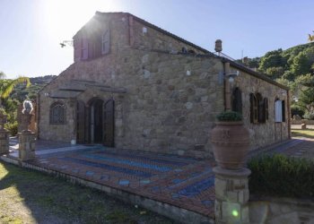 facciata - Villa dell'Istrice, 7, Cefalù - foto 10