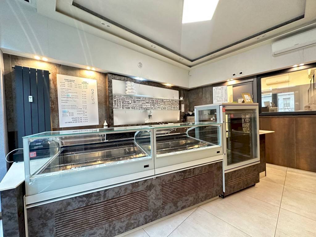 Interno non residenziale - Shop via delle Rosine, 8, Torino (neighborhood Centro) - photo 3