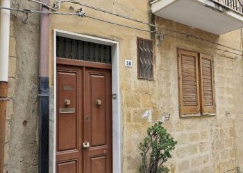 Facciata - Independent house via Fruscione, 38, Pietraperzia - photo 1