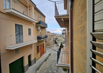 Balcone - Independent house via Fruscione, 38, Pietraperzia - photo 2