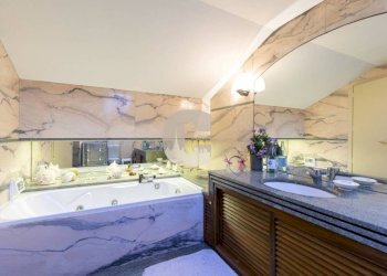 Bagno - Appartamento strada di Valpiana, 12, Torino - foto 37
