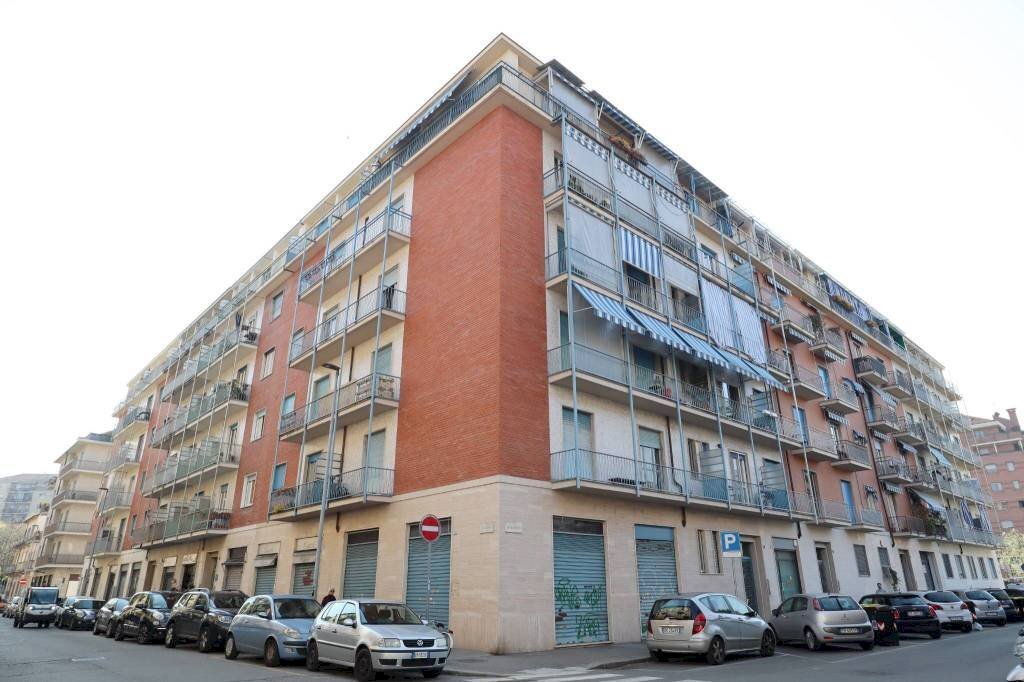 Facciata - Three-room apartment via Oropa, 52, Torino - photo 1