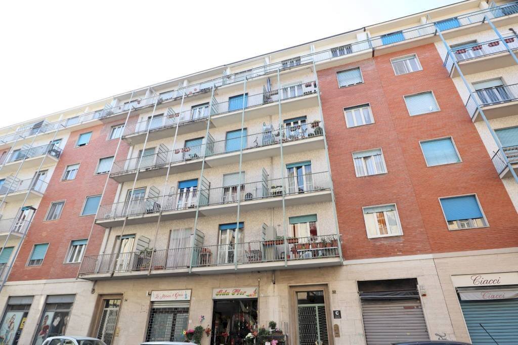 Facciata - Three-room apartment via Oropa, 52, Torino - photo 2