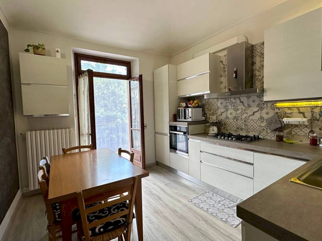 Cucina - Four-room apartment via Verres, 18, Torino - photo 1