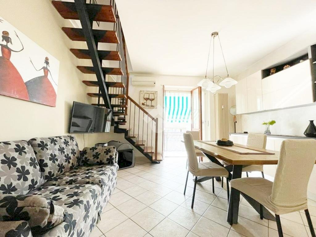 Quadrilocale Via Giovanni XXIII Papa, La Loggia - foto 3