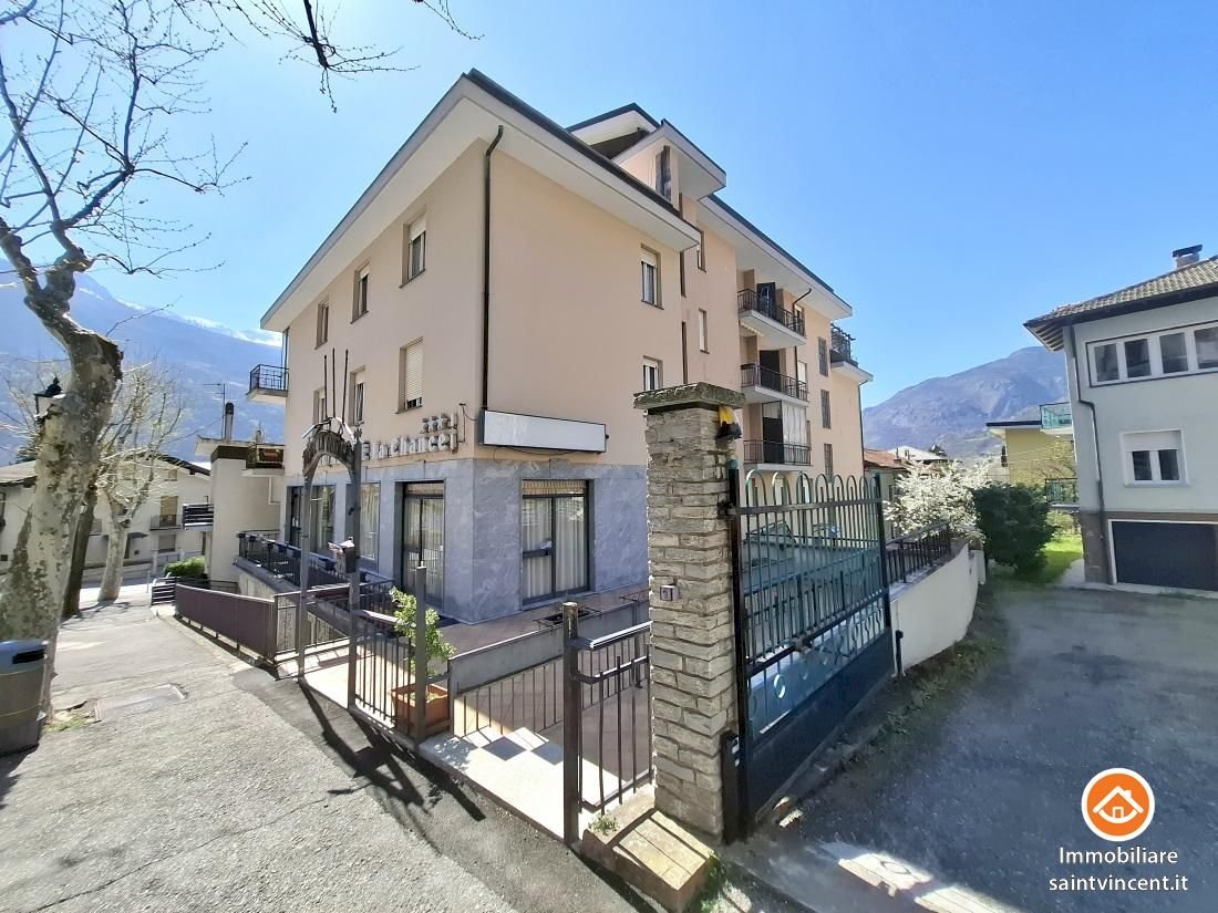 Apartment Via Duca d'Aosta n. 12, Saint-Vincent - photo 1