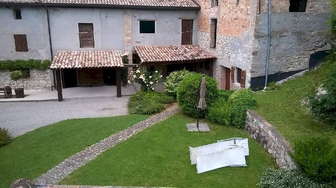 Three-family Villa San Polo d'Enza - photo 2