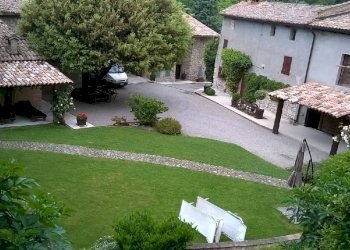 Three-family Villa San Polo d'Enza - photo 1