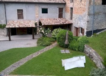 Three-family Villa San Polo d'Enza - photo 2