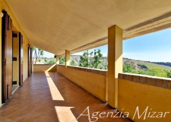 Villa Imola - foto 1