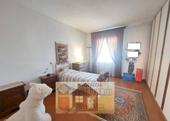 Camera da letto - Appartamento via La Serra, Carmignano - foto 16