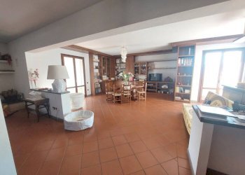 Salone - Appartamento via La Serra, Carmignano - foto 36