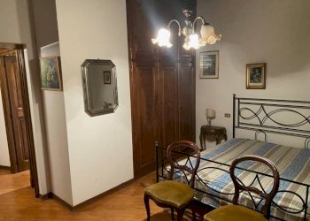 Camera da letto - Three-room apartment via Duca degli Abruzzi, 23, Compiano - photo 24