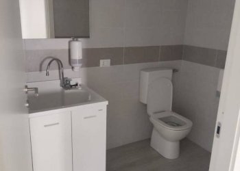 Bagno - Attività Commerciale via San Secondo Martire, 6, Salussola - foto 7