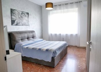 Camera da letto - Trilocale via Arturo Ambrosio, 7, Torino - foto 11