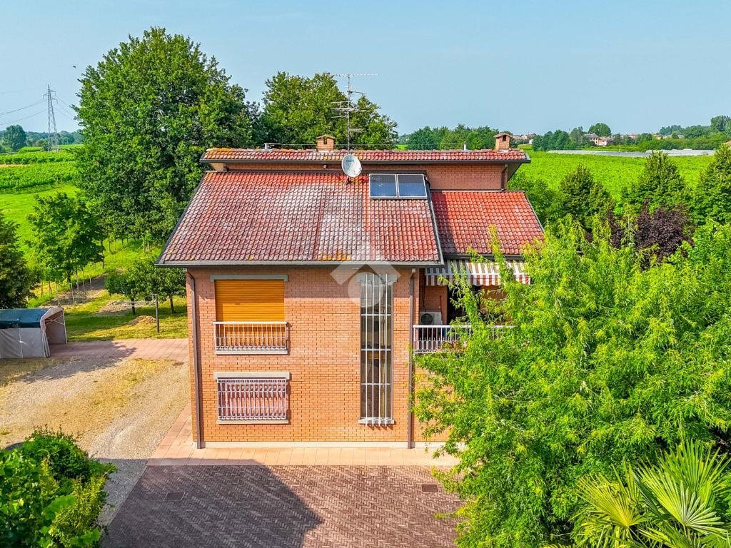 Casa indipendente Via Guastalla, Carpi - foto 1