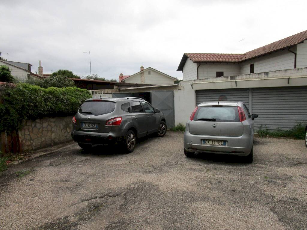 Posto macchina - Box viale dei Pini, 32, Statte - photo 2