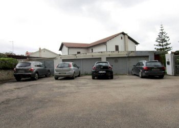 Posto macchina - Box viale dei Pini, 32, Statte - photo 1