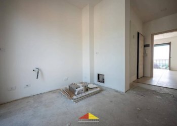 Salone - Quadrilocale corso Re Umberto, 94, Verzuolo - foto 13