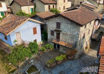 Vista - Casa indipendente Frazione Salogni, Fabbrica Curone - foto 1