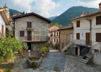 Vista - Casa indipendente Frazione Salogni, Fabbrica Curone - foto 2