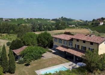 Piscina - Rustico strada Vecchia di Castelboglione, Nizza Monferrato - foto 1