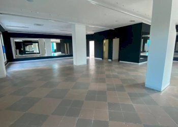 Interno non residenziale - Shop via Capri, Carini - photo 1